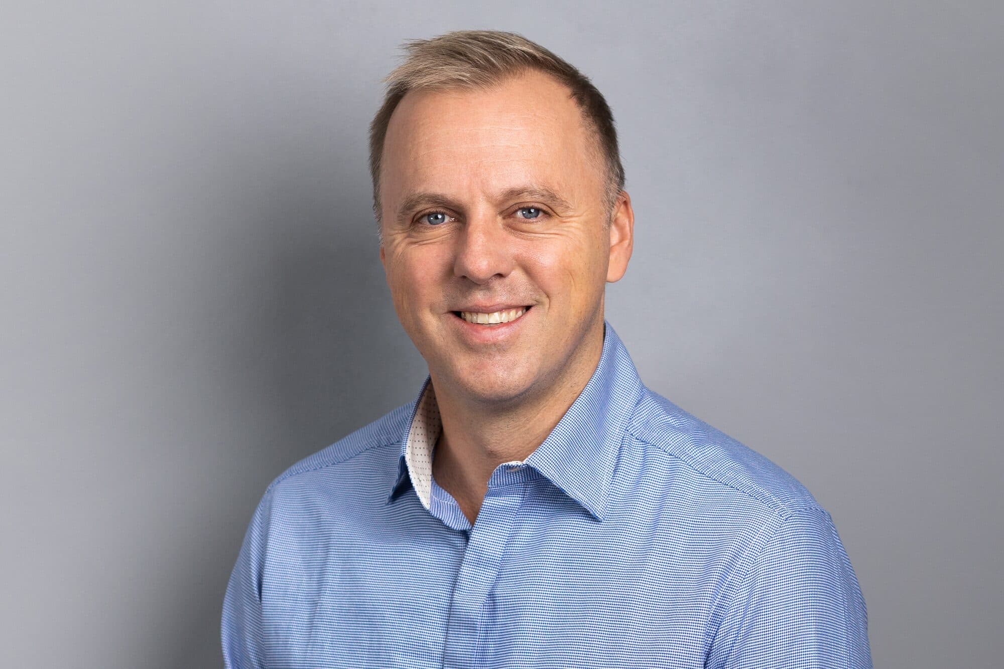 Dr Roger Maitland